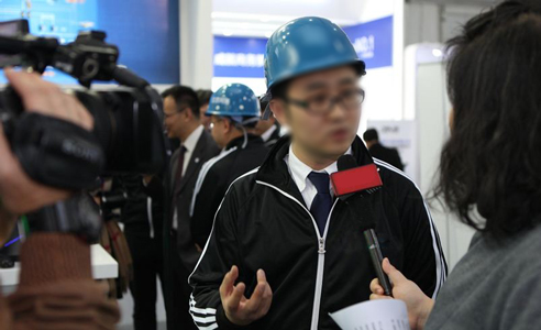 空氣能熱水器兩年省出的錢可以買臺(tái)電熱水器？
