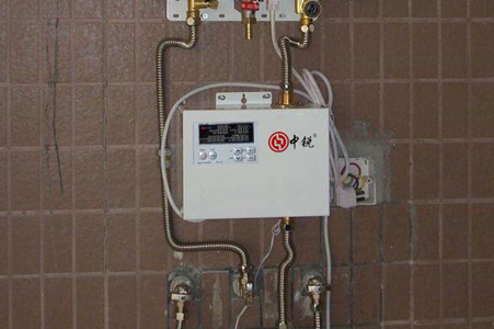 熱水器距離較遠(yuǎn)，每次洗澡都要浪費(fèi)冷水怎么辦？